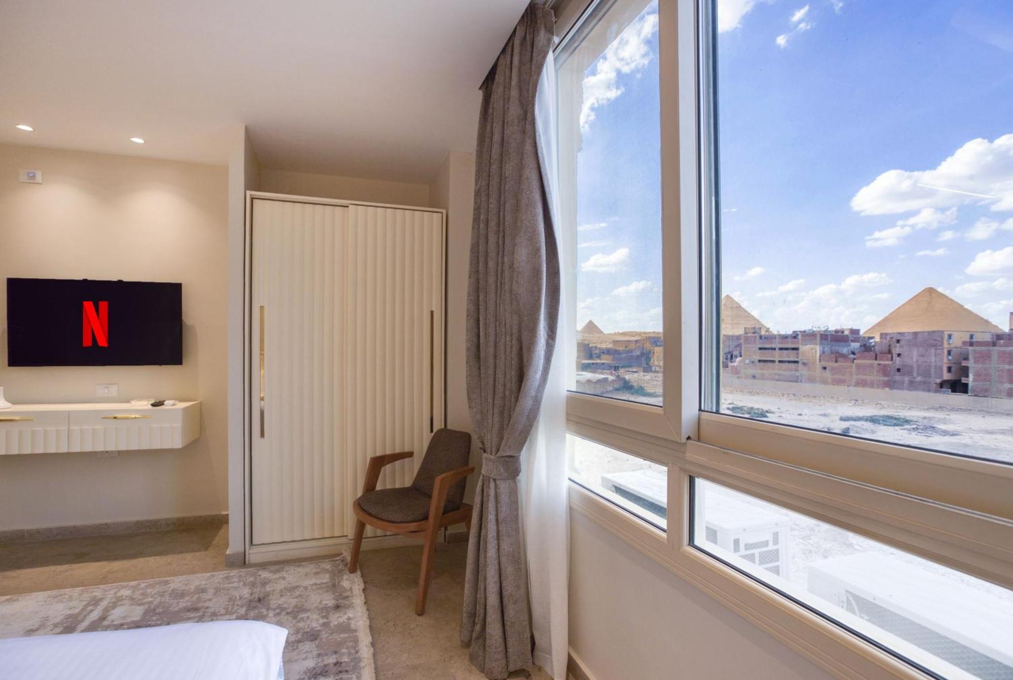 Hotel Pyramids Plateau 3*