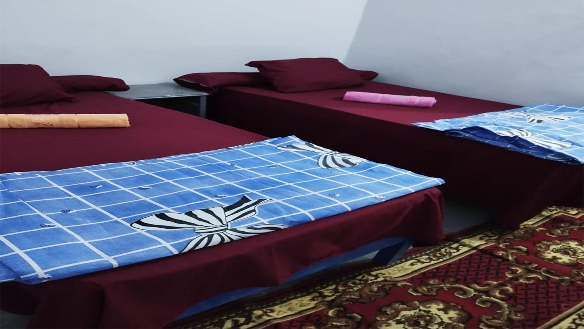 Grand Square Hostel *