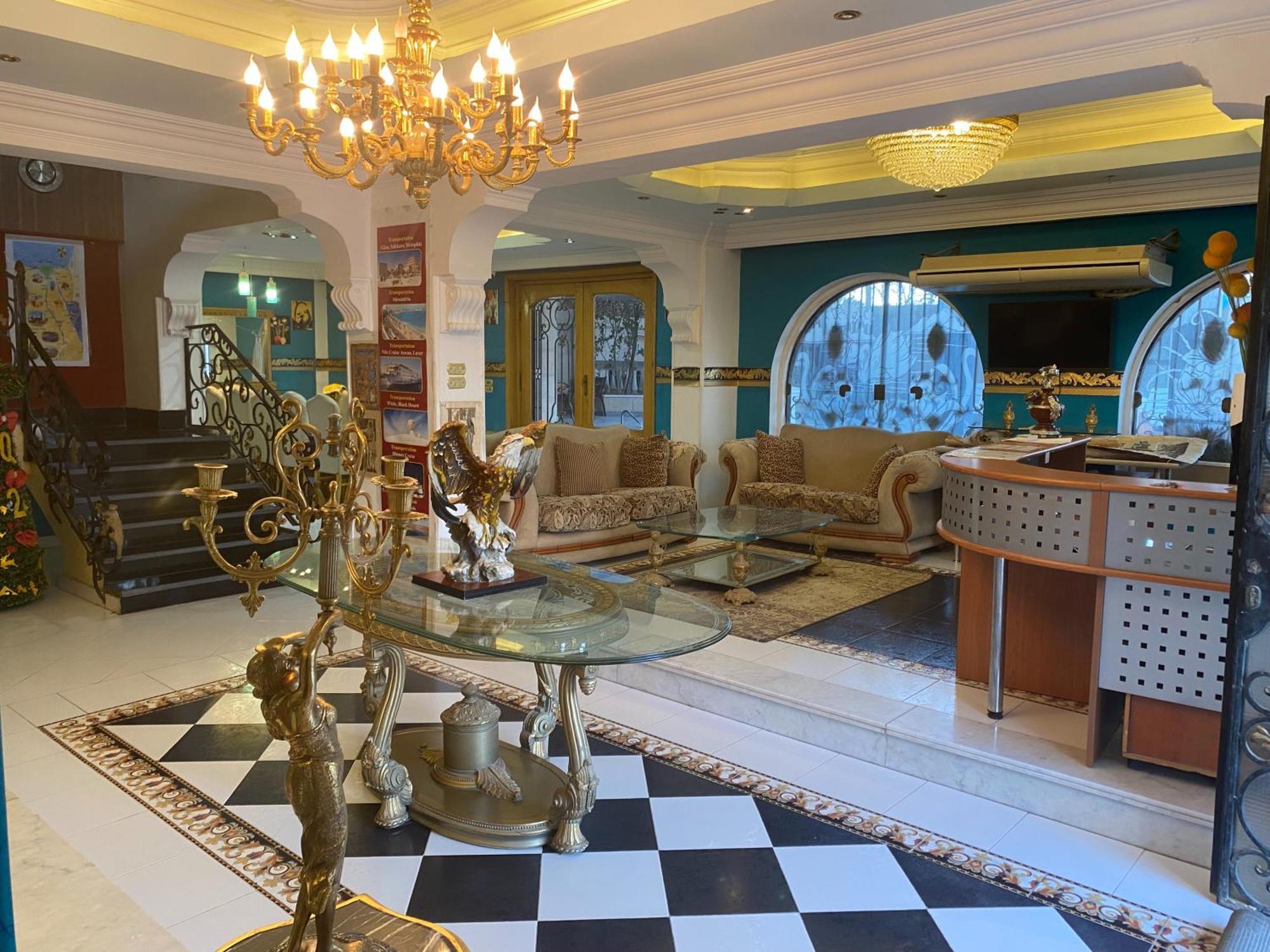 Hotel Pyramita 3*