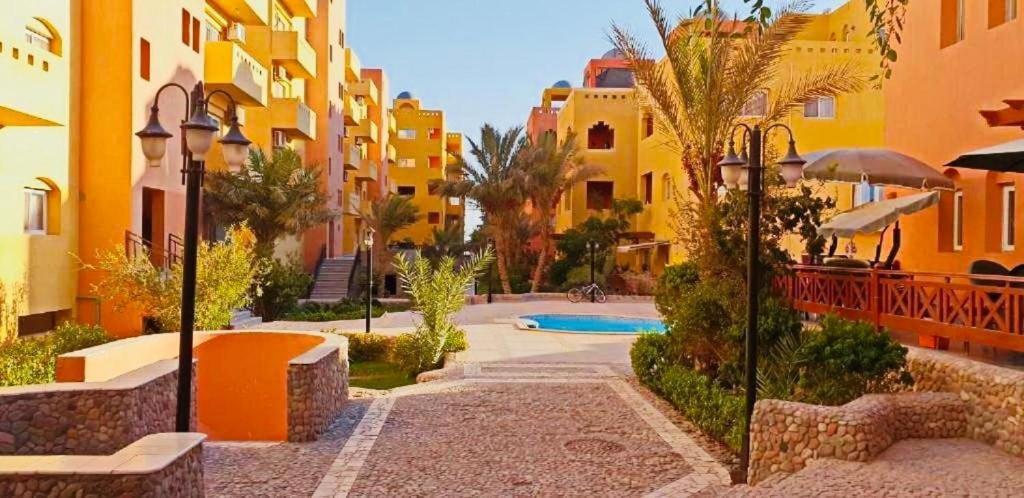 Elegant 1bd - Al Dora Resort, Apartment *