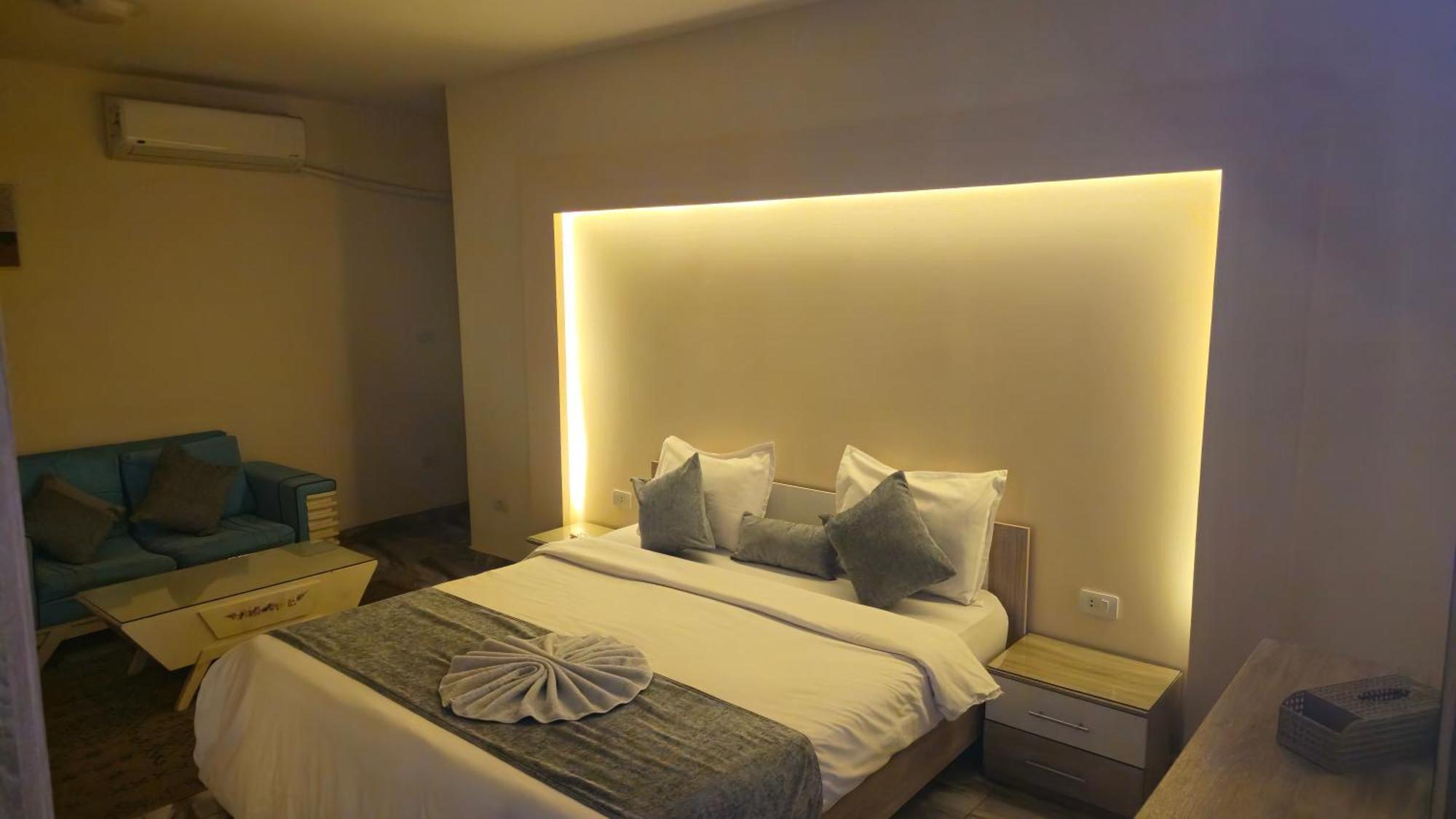 Midpoint Sea View - Families Only Apartament *