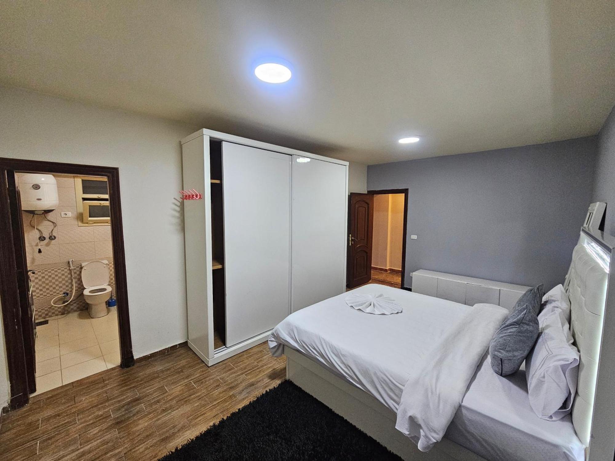 Midpoint Sea View - Families Only Apartament