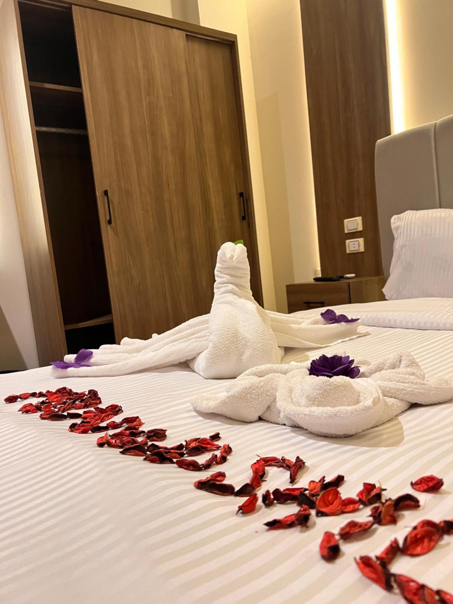 Hotel Pyramids Hills