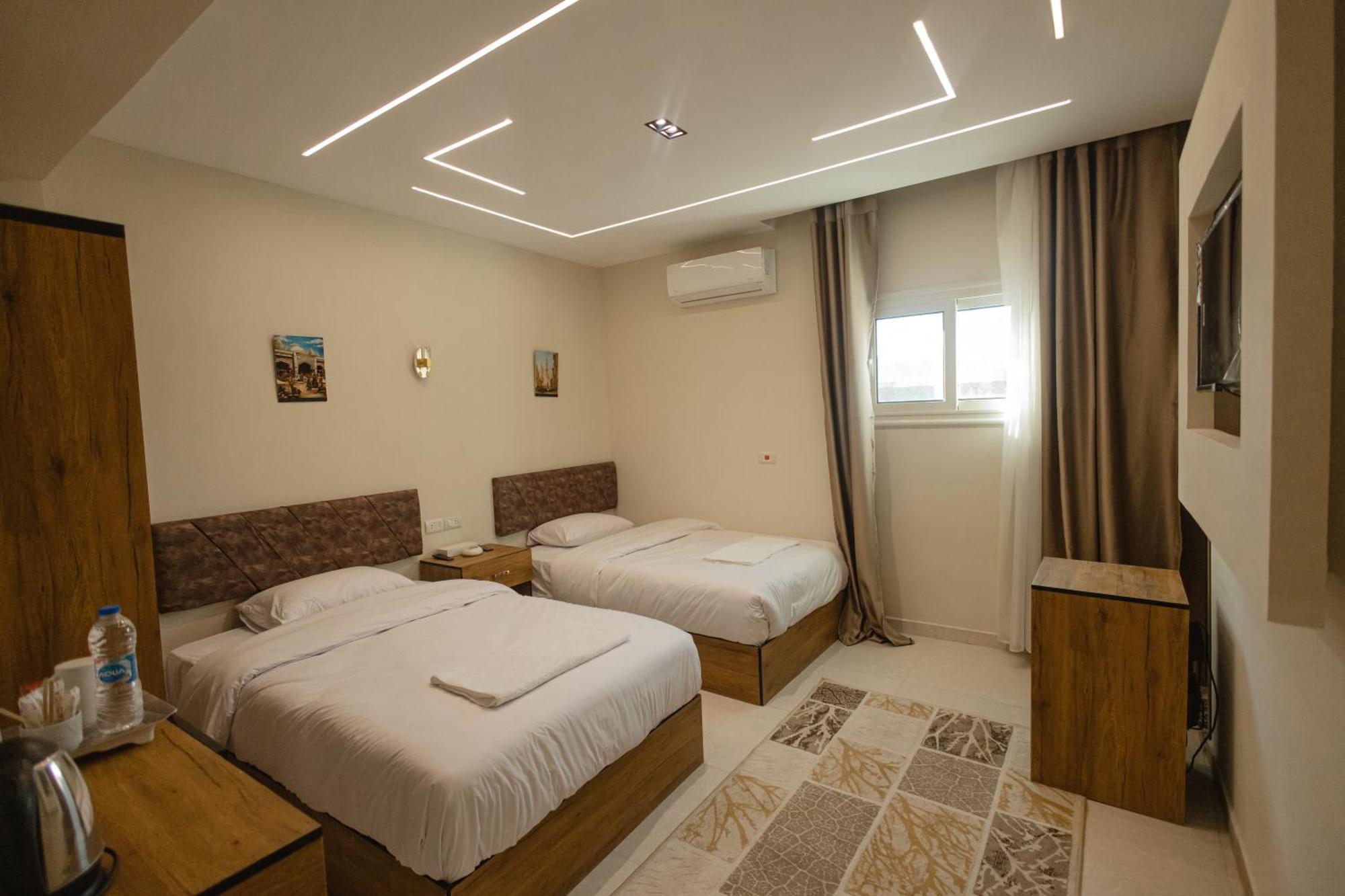 The View Pyramids Gold One Hotel Kafrat al Jabal