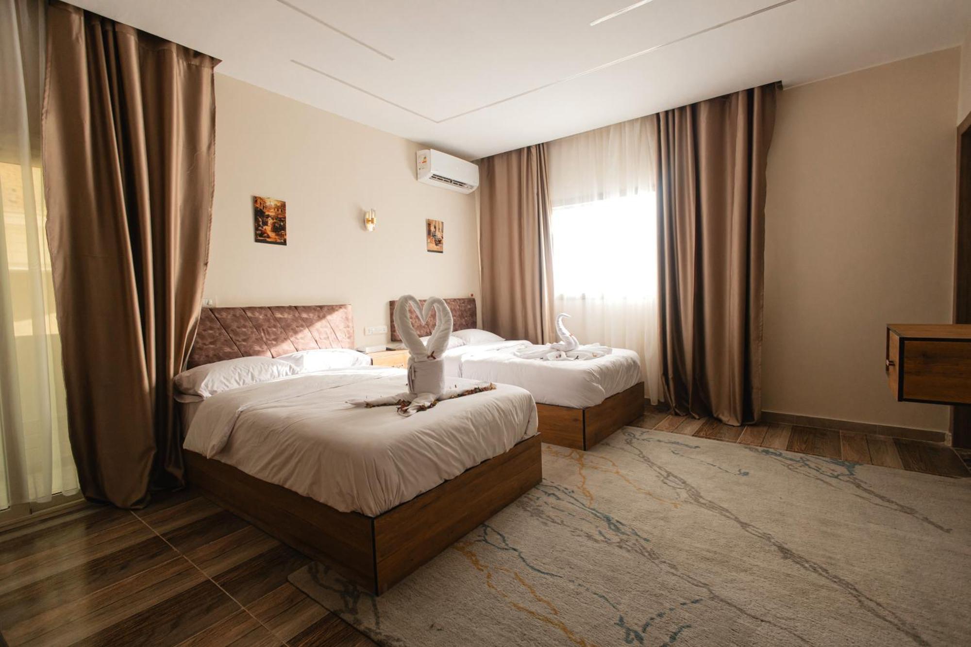 The View Pyramids Gold One Hotel