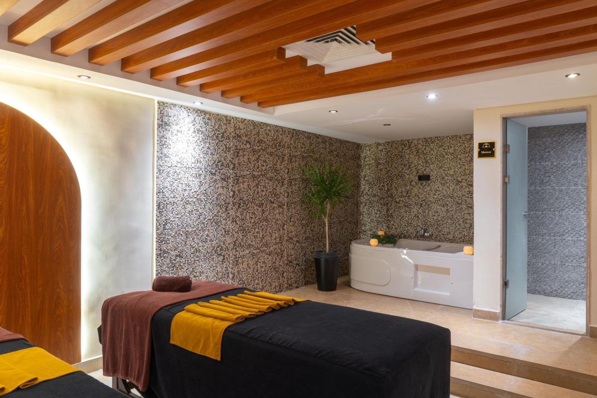 Three Corners Happy Life Resort 4*