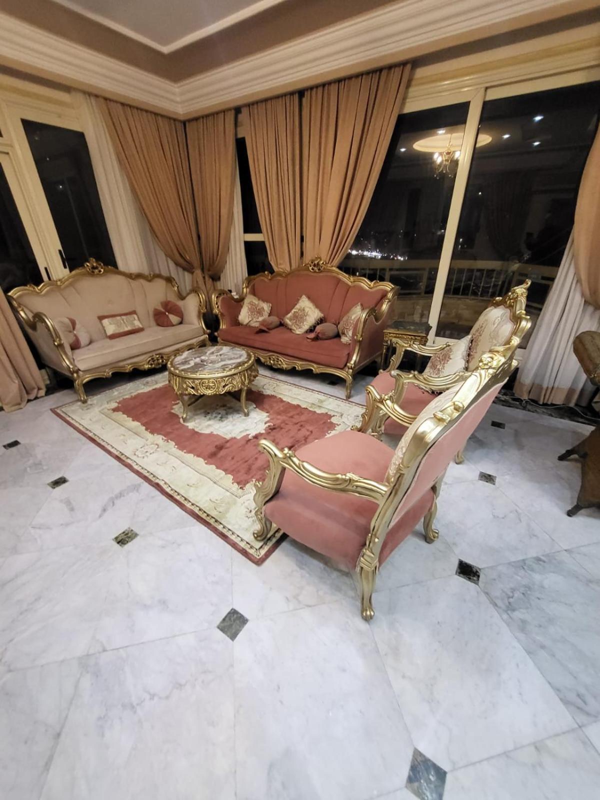 Apartment شقه فى ميامى بالاسكندريه مطله على البحر *
