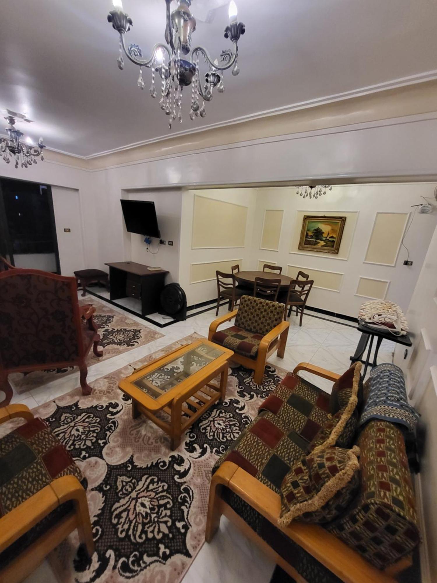 شقه فى ميامى بالاسكندريه مطله على البحر Apartment *