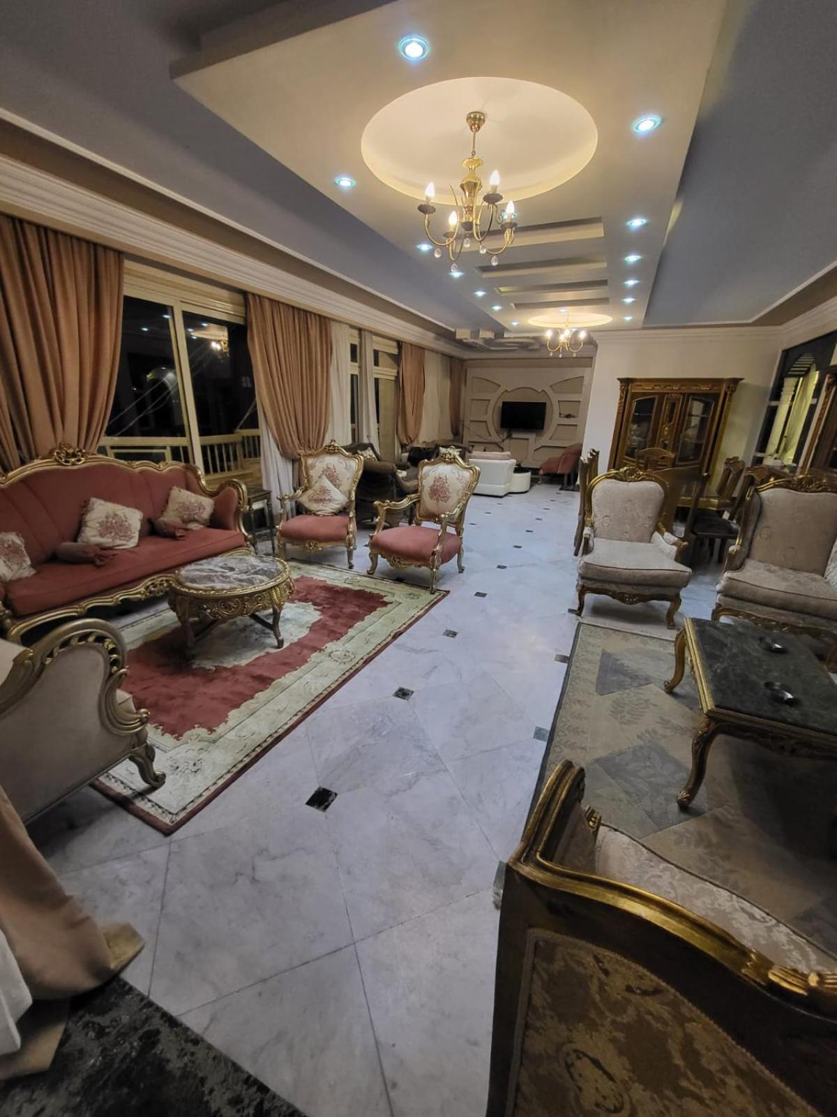 شقه فى ميامى بالاسكندريه مطله على البحر Apartment