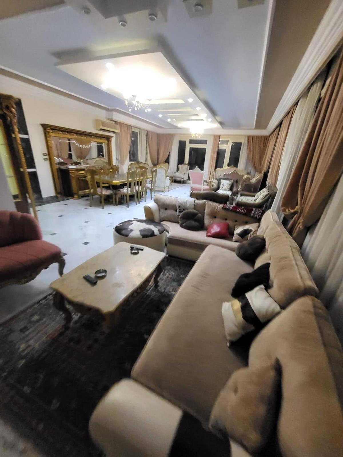 Apartment شقه فى ميامى بالاسكندريه مطله على البحر Alexandria