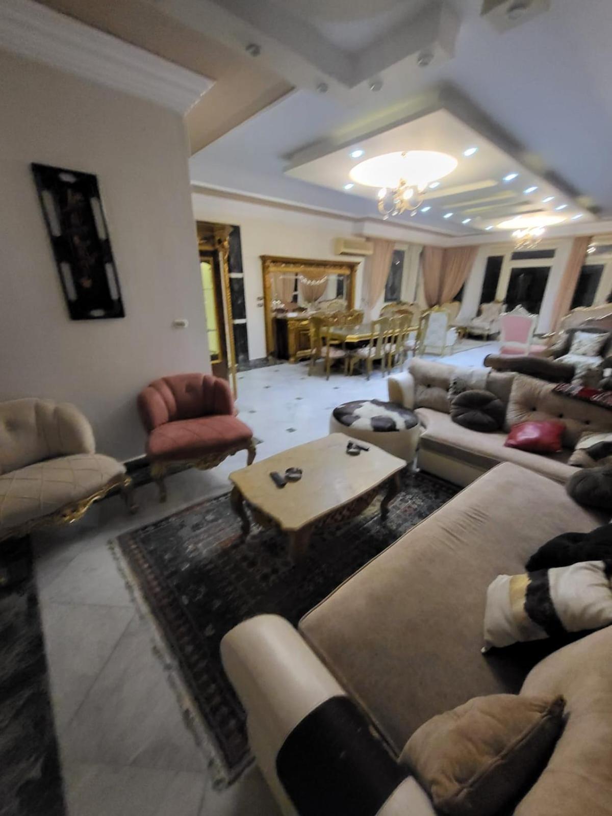 شقه فى ميامى بالاسكندريه مطله على البحر Apartment *
