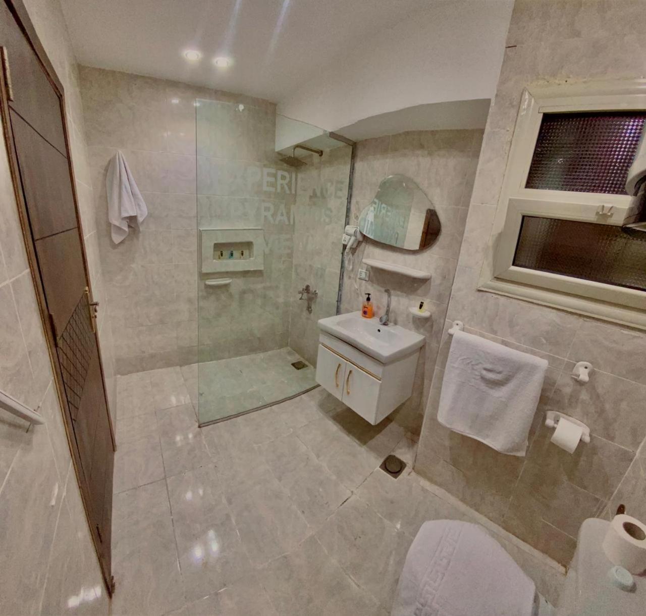 Experience Pyramids View Hotel 4*