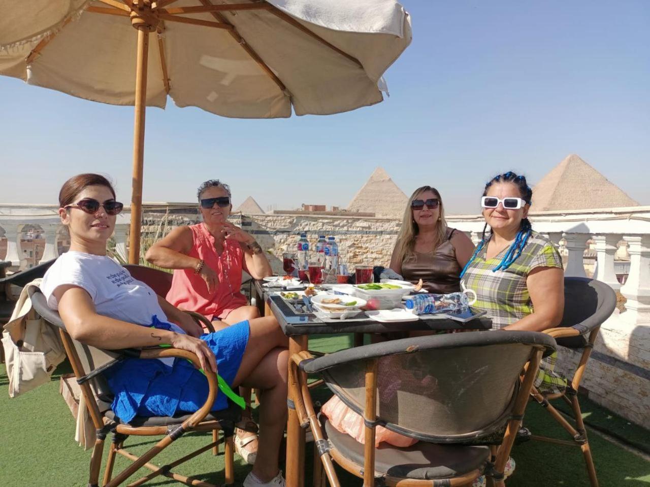 Hotel Pyramids International 3*