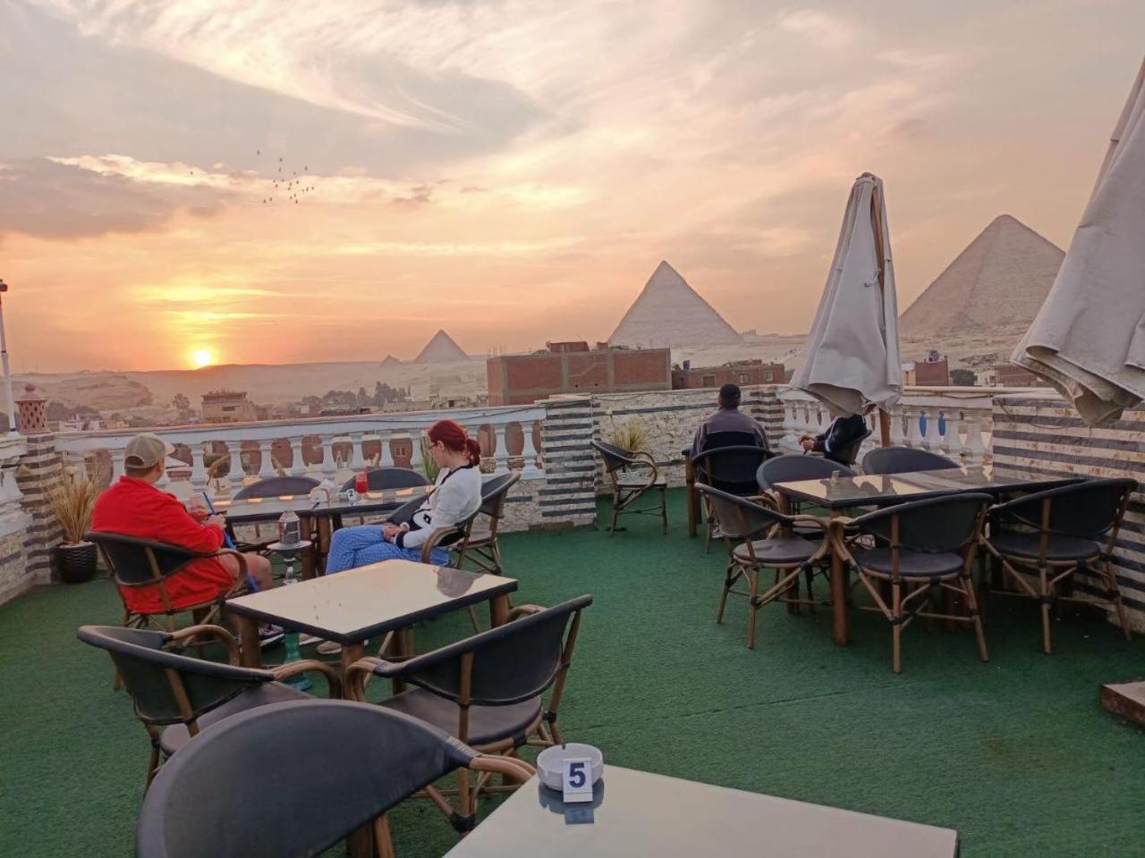 Hotel Pyramids International