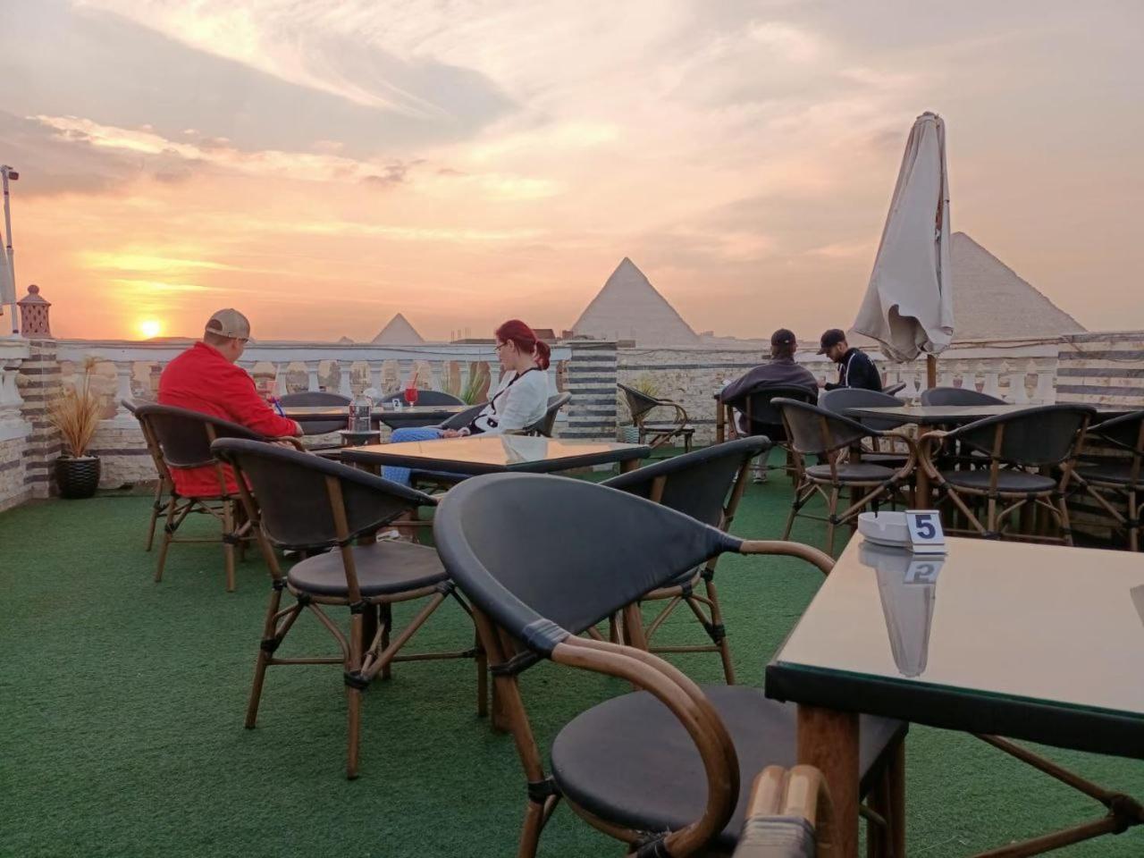 Hotel Pyramids International 3*