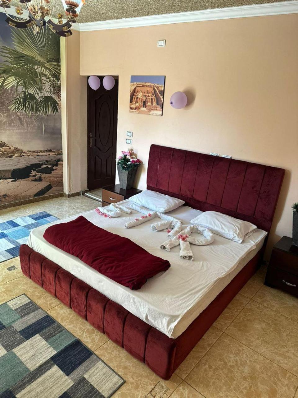 Pyramids International Kafret el-Gabal