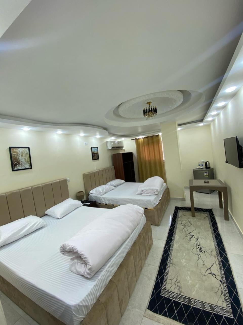 Pyramids International Hotel