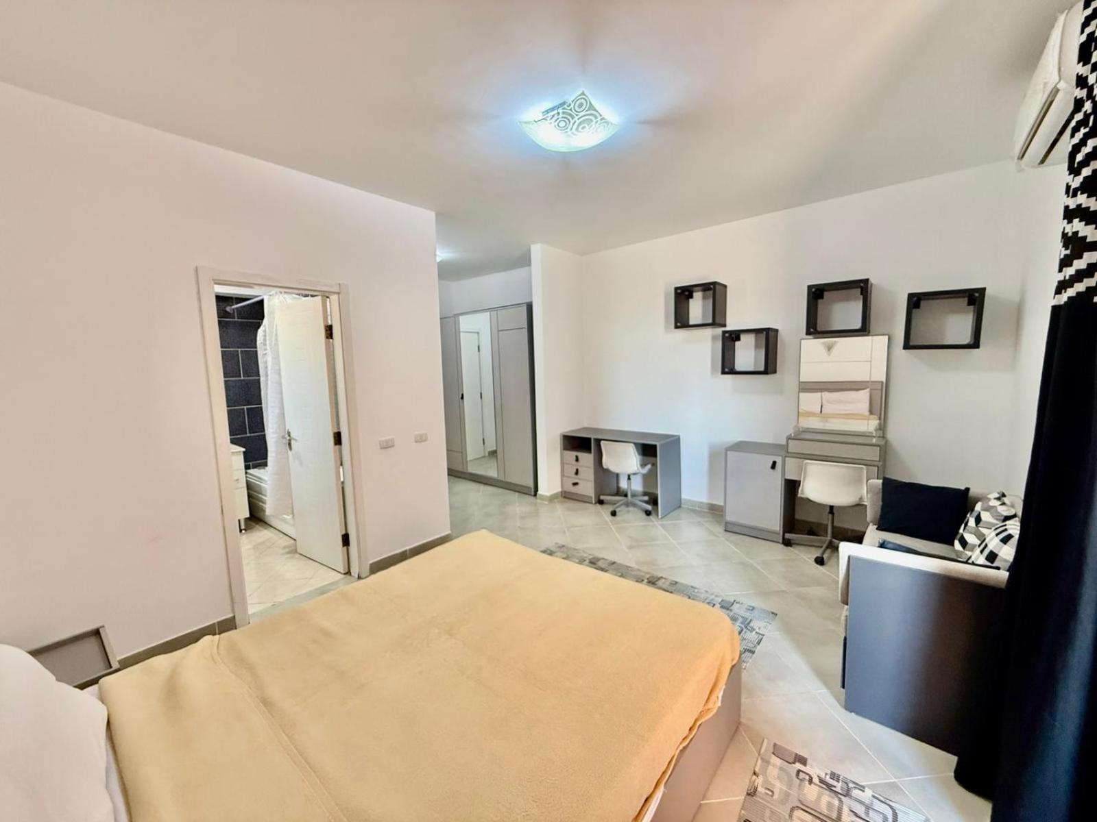 Modern 2br - Al Dora Resort,