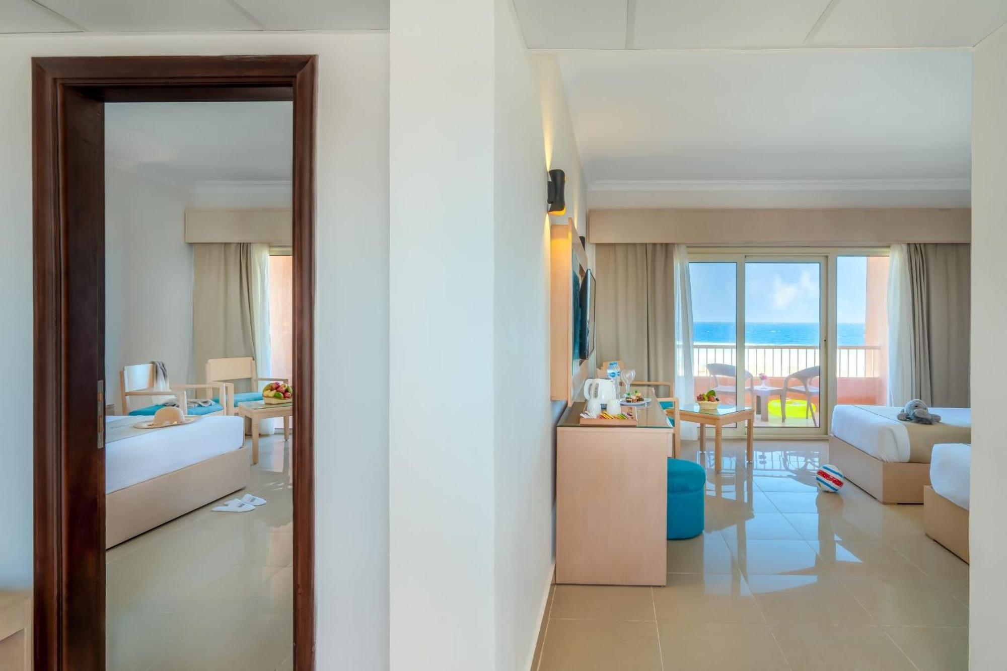 Three Corners Happy Life Resort 4*