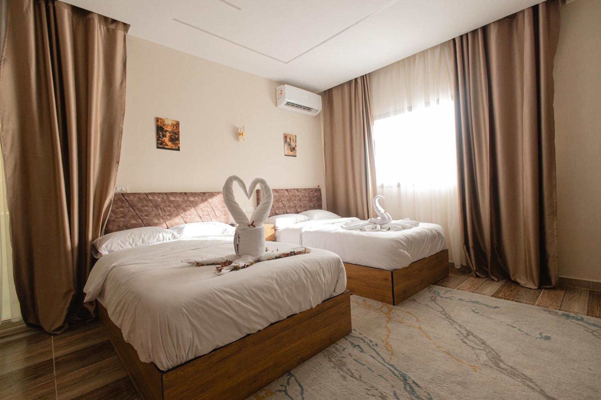 The View Pyramids Gold One 3* Kafrat al Jabal