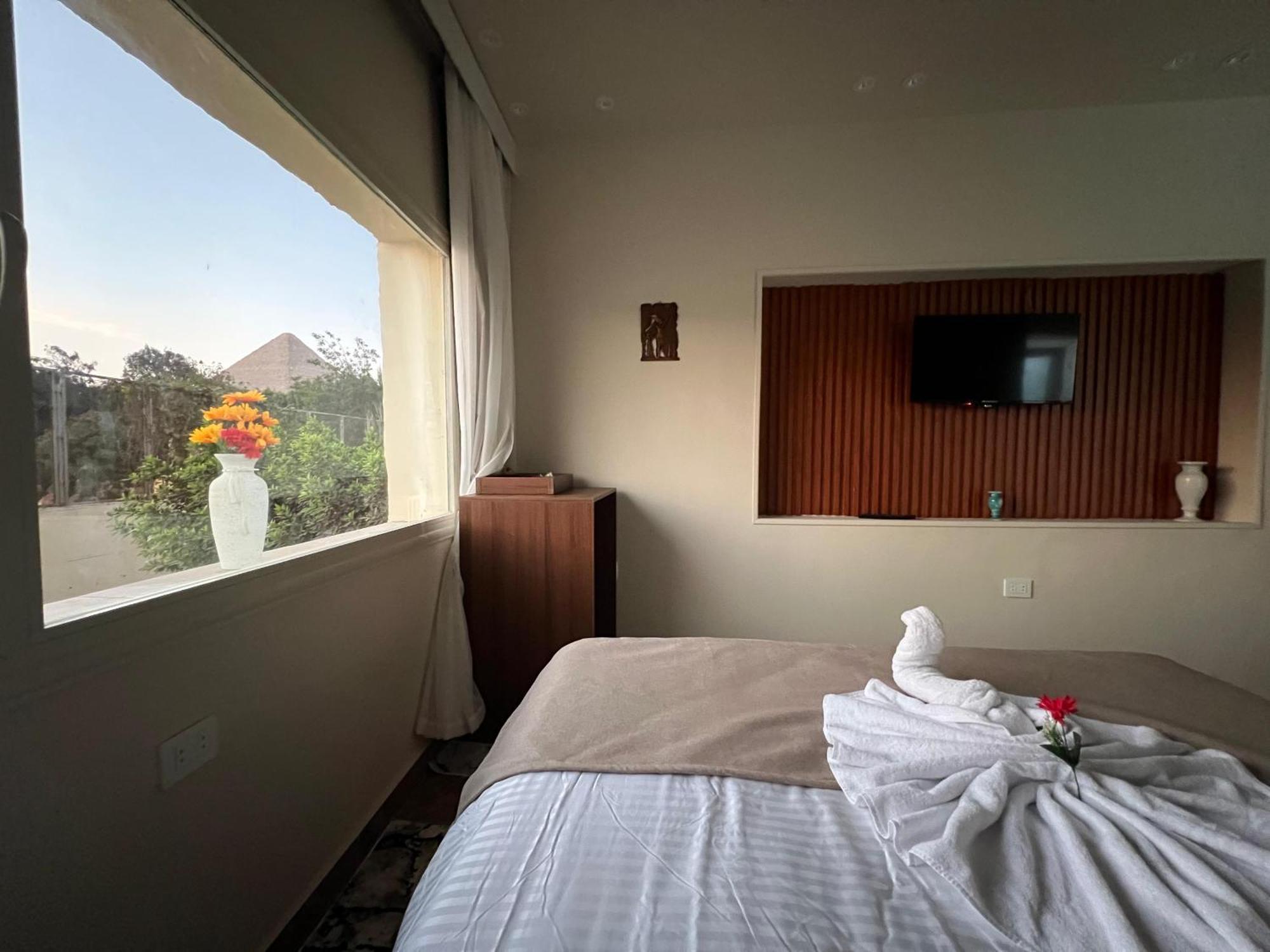 Great Scarab Pyramids View Hotel Kafrat al Jabal