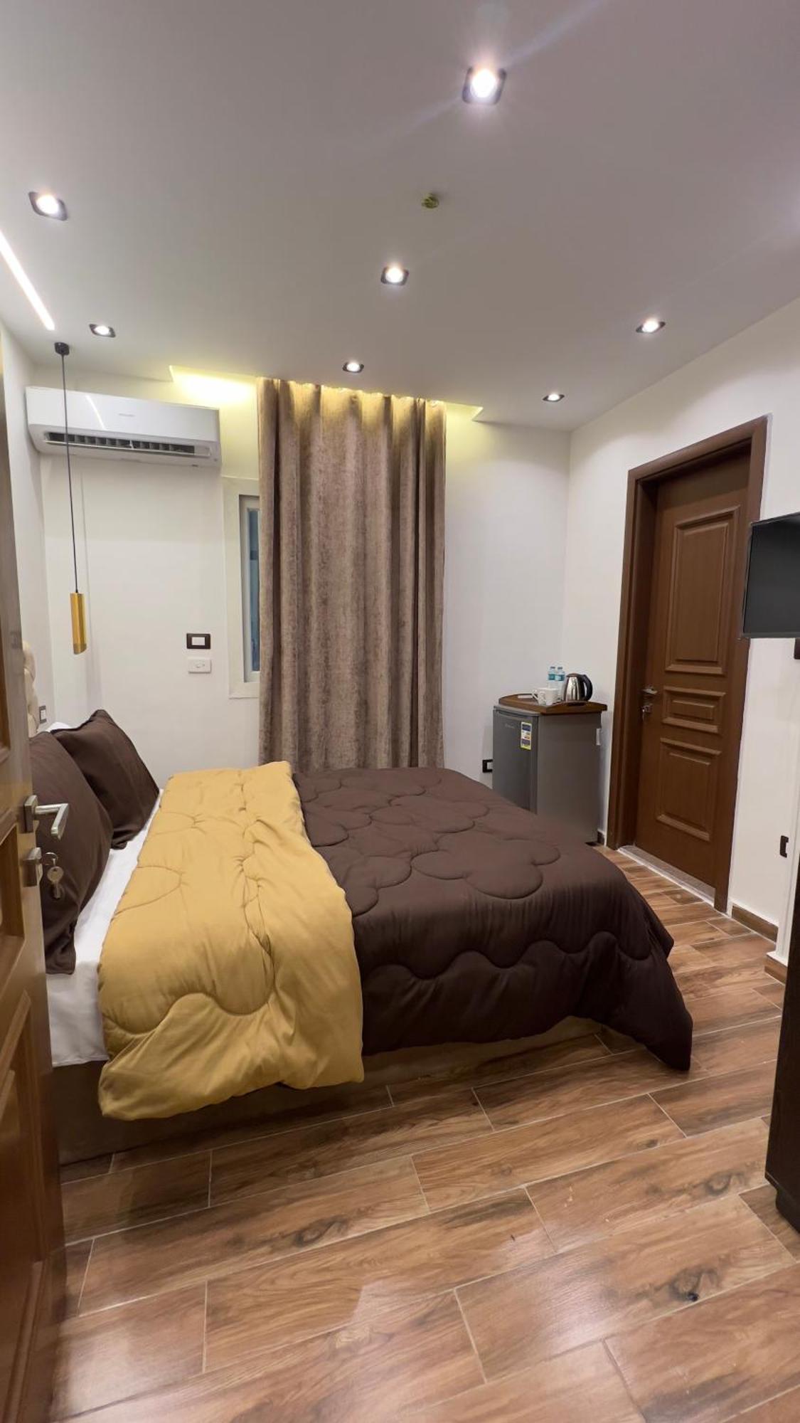 New White Pyramids Guest house