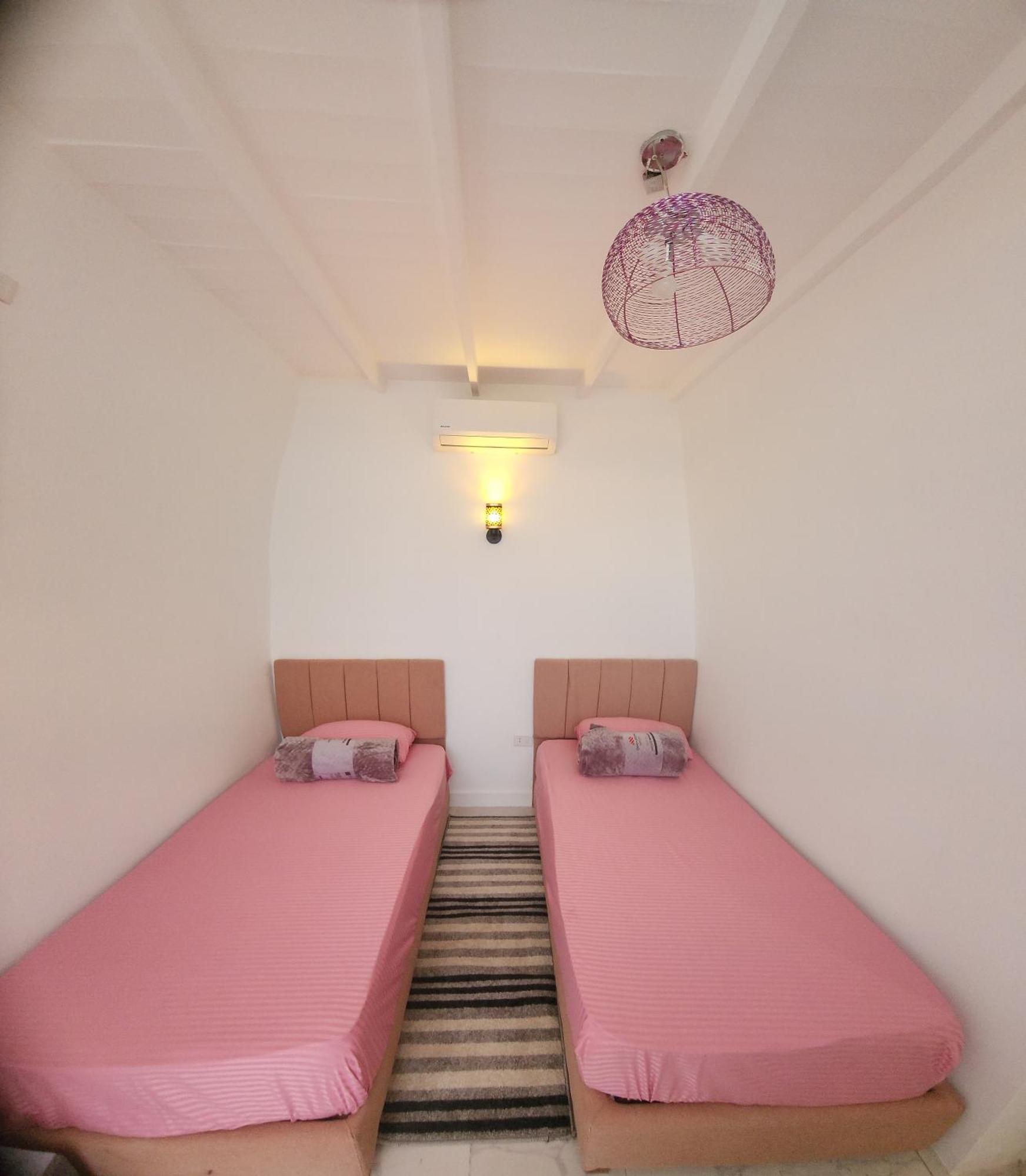 Hostel White Roof - Hurgada