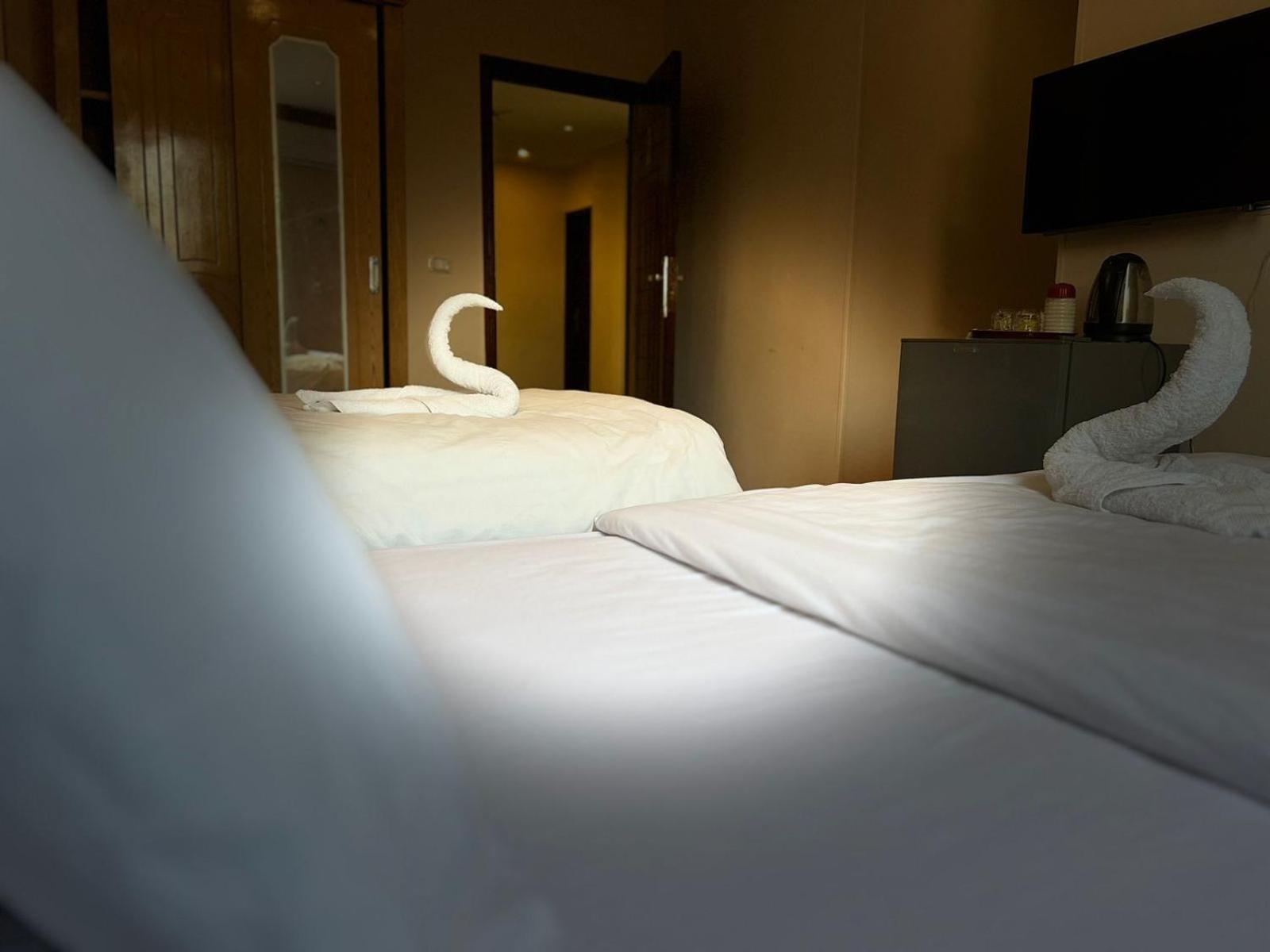 Grand Pyramid View Hotel Kafret el-Gabal