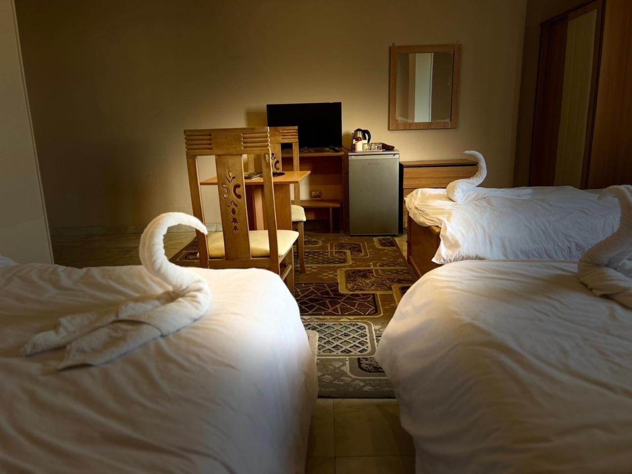 Grand Pyramid View Hotel