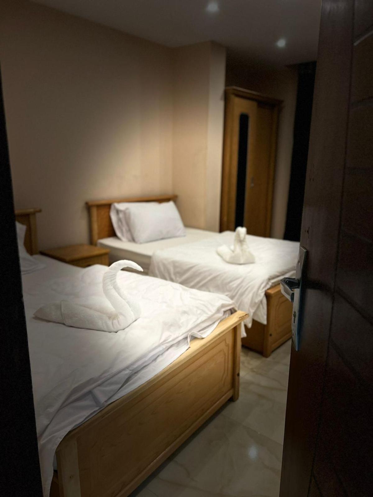 Grand Pyramid View Hotel Kafret el-Gabal