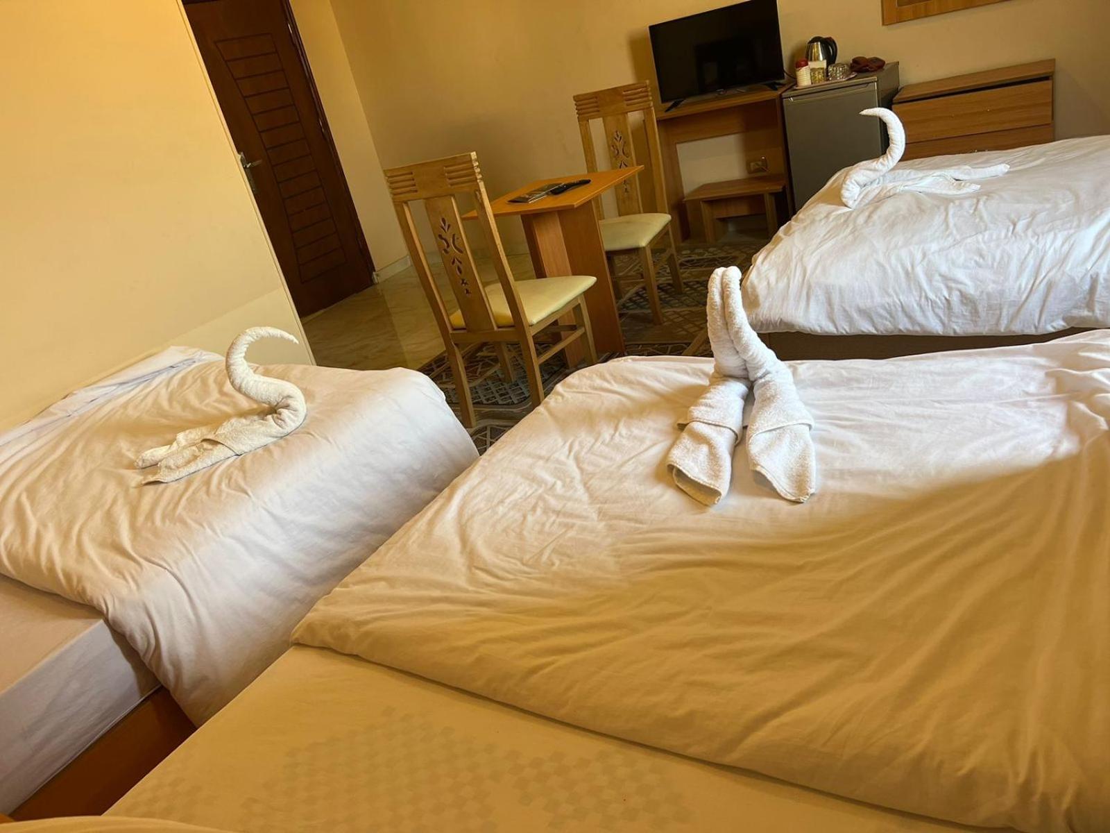 Grand Pyramid View Hotel Kafret el-Gabal