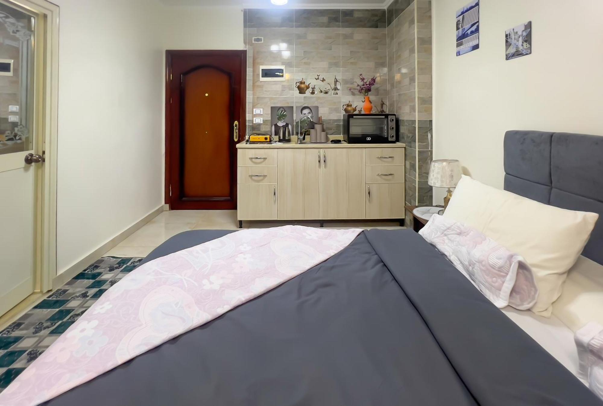 New Pyramids Homestay *