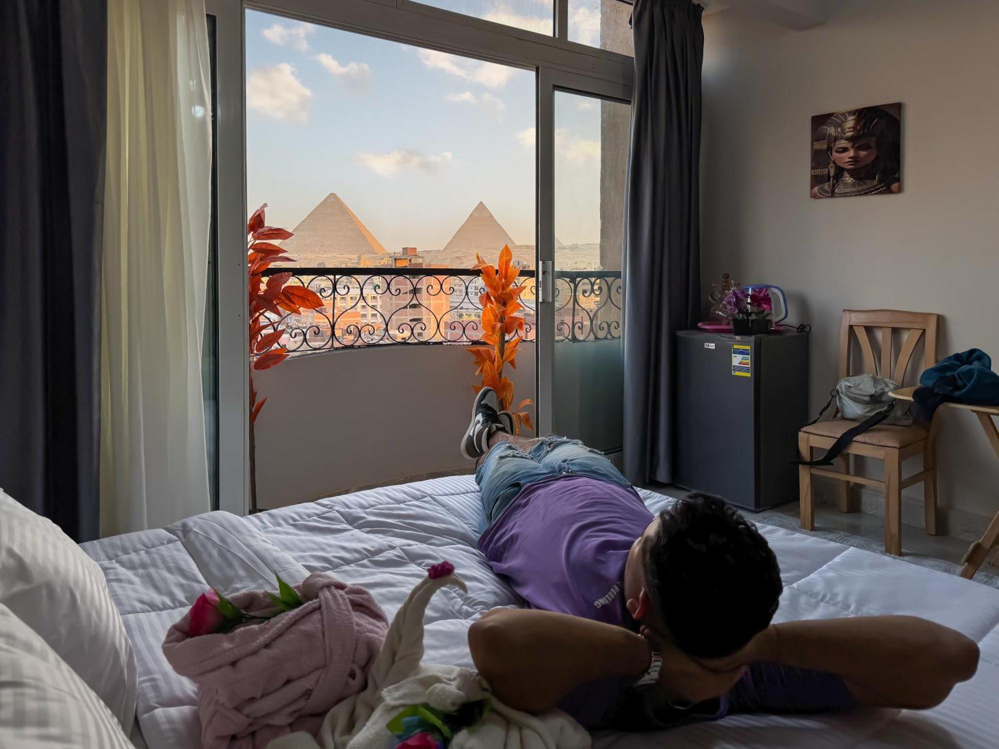 Hospedagem domiciliar Sunrise Jacuzzi & Pyramids View *