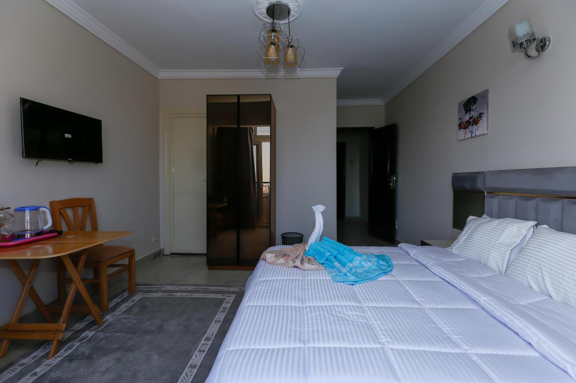 New Pyramids Homestay Cairo