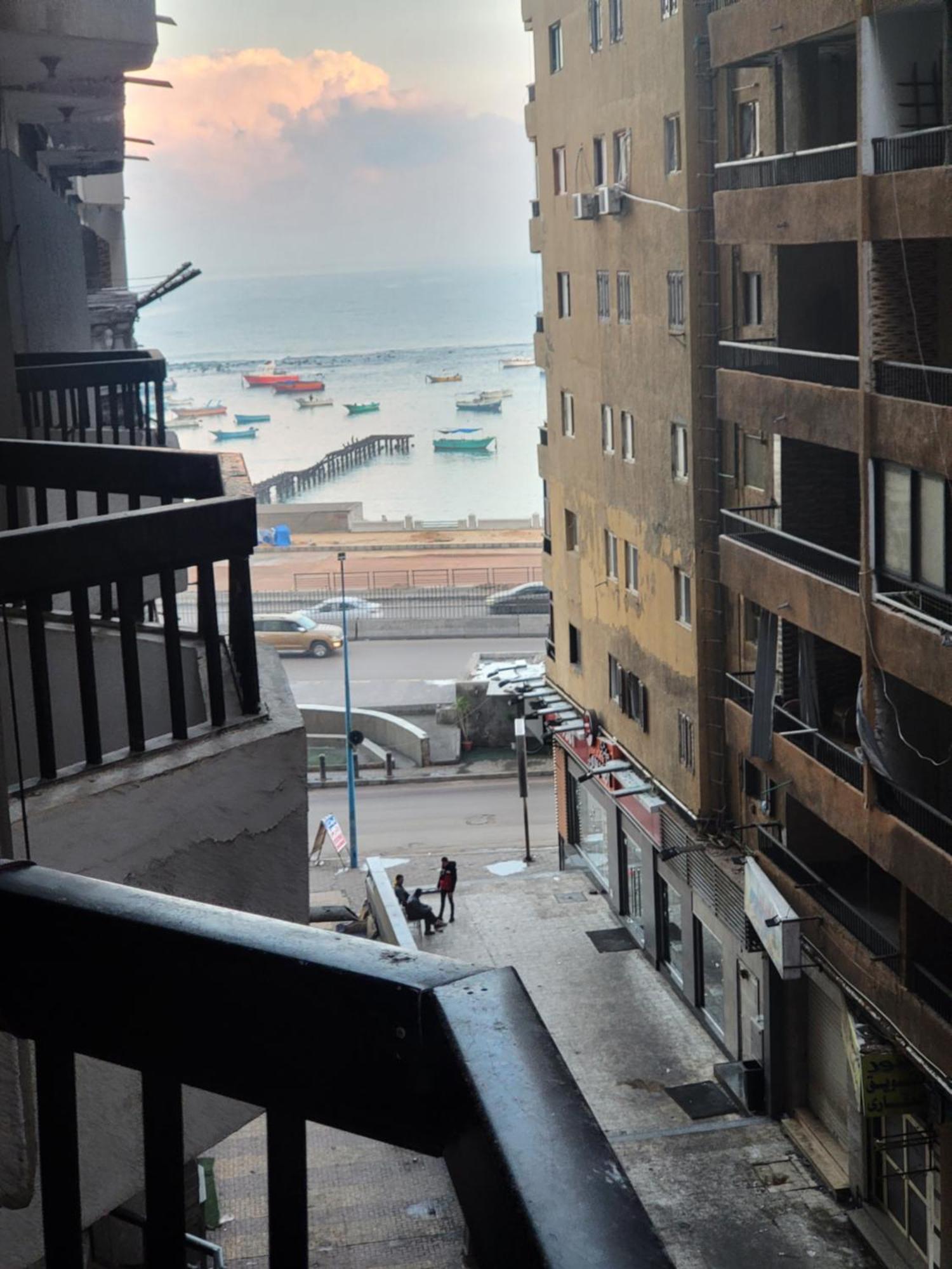 Apartment شقه فى ميامى بالاسكندريه مطله على البحر