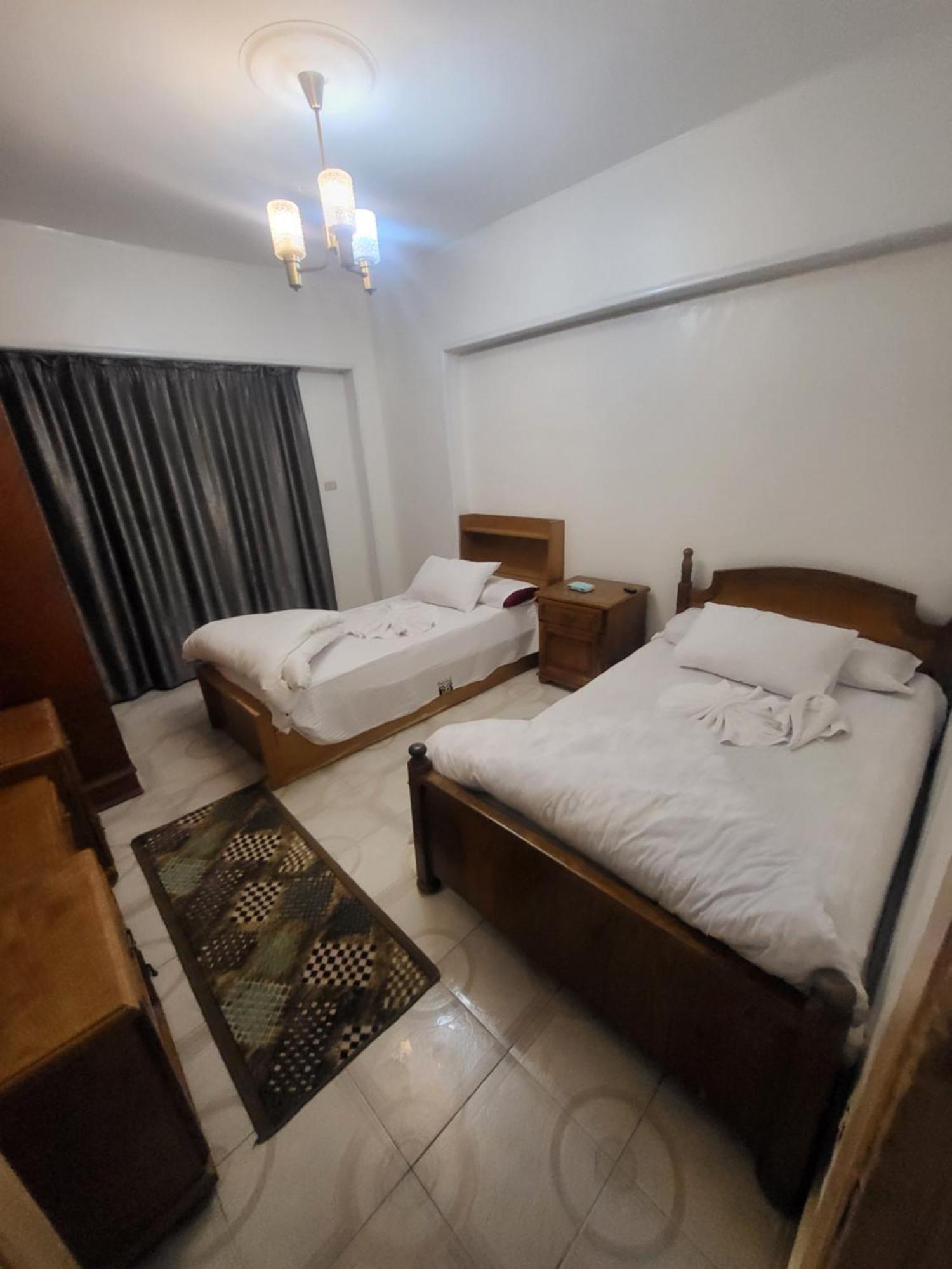 شقه فى ميامى بالاسكندريه مطله على البحر Apartment *