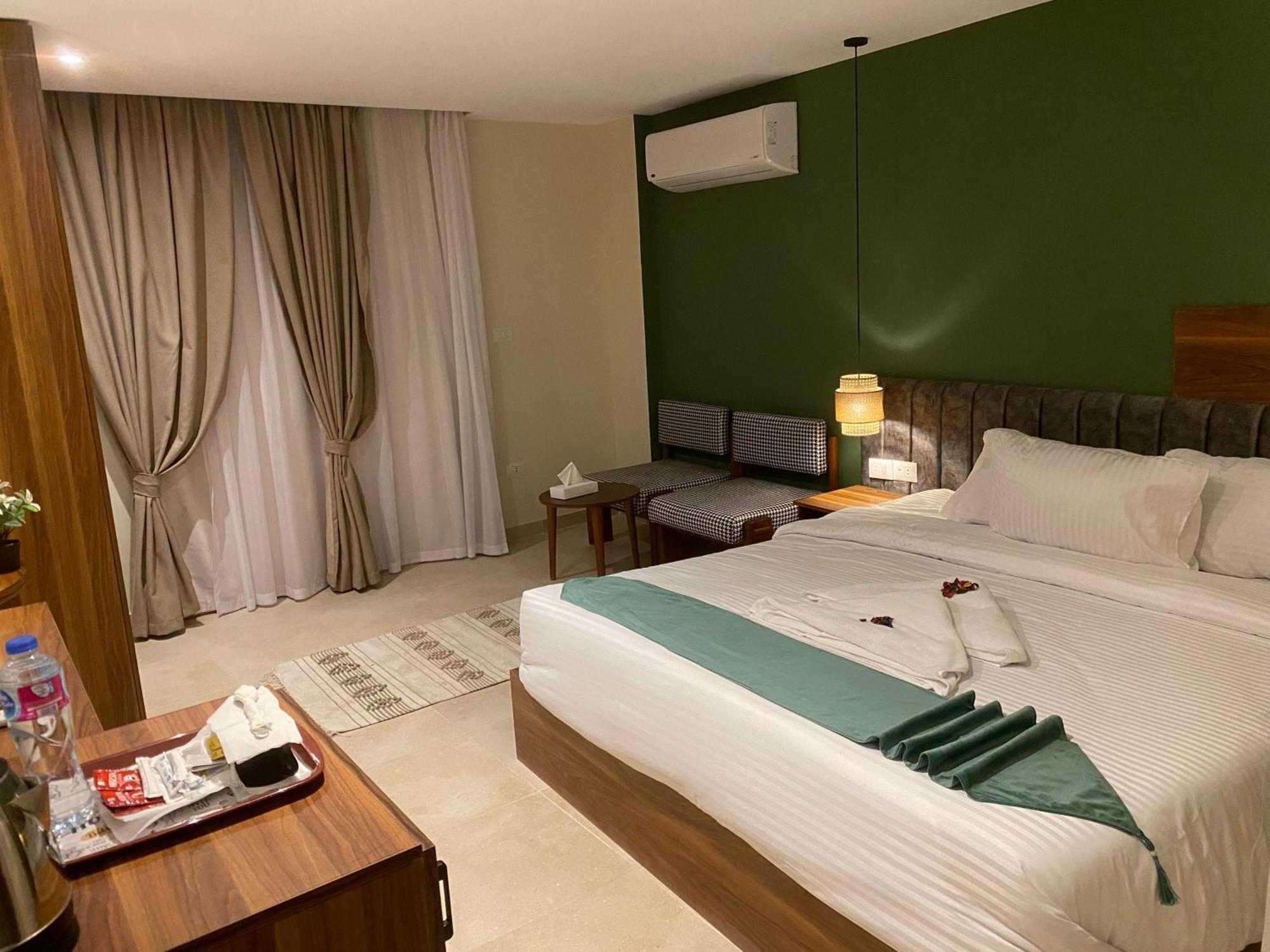 The Nomad Pyramids Boutique Hotel *