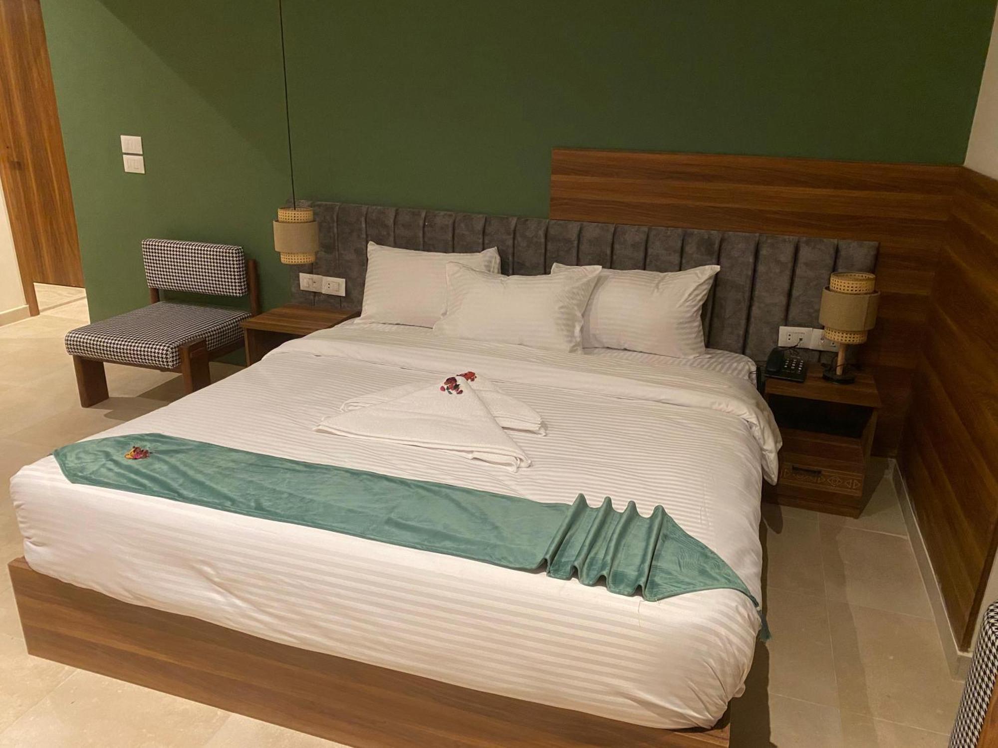 The Nomad Pyramids Boutique Hotel *