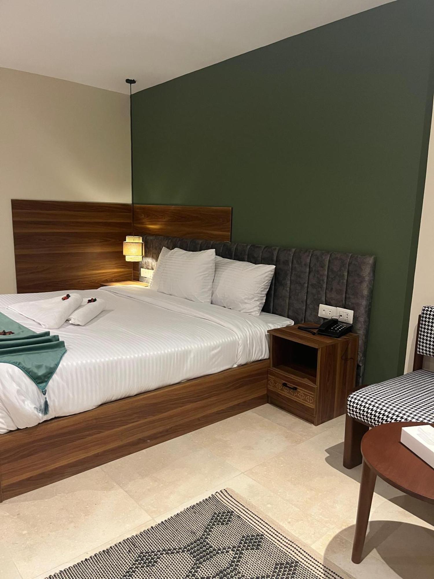The Nomad Pyramids Boutique Hotel Kafrat al Jabal