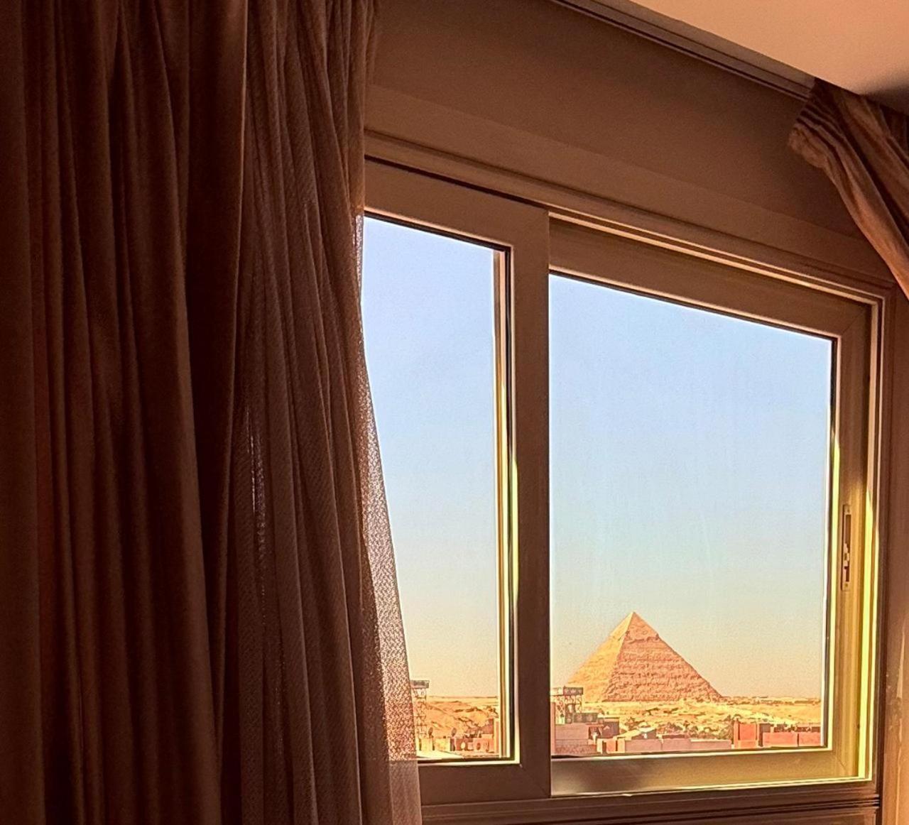 Topaz Pyramids View Hotel *
