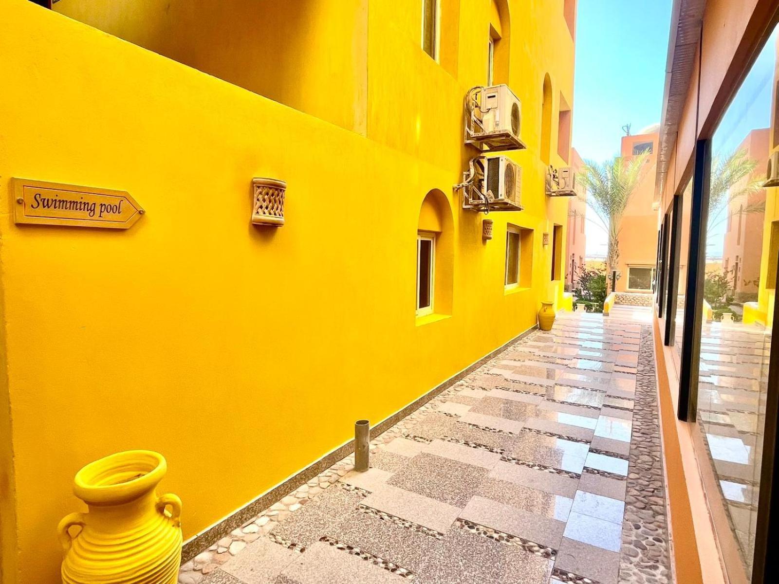 Apartment Stunning 2br - Al Dora Resort,