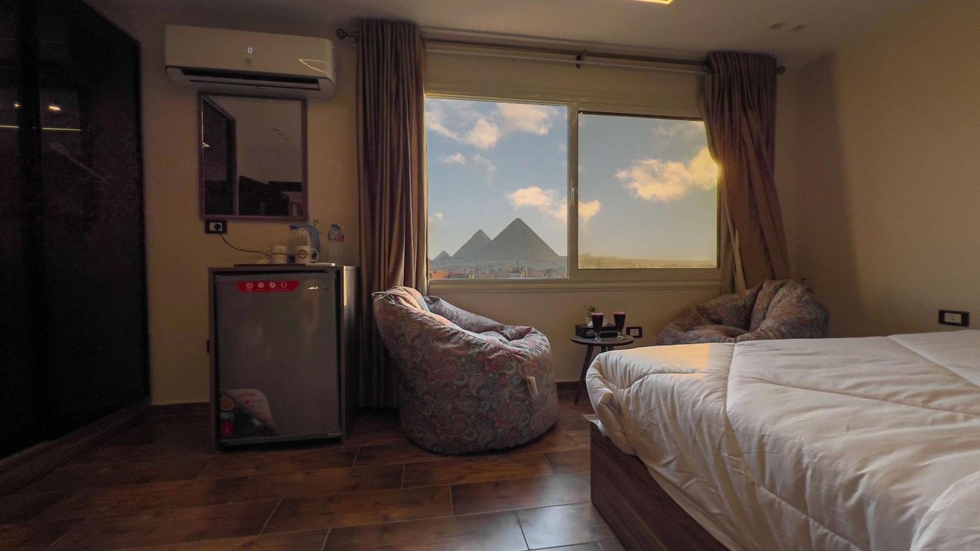Bed & Breakfast Imperial Pyramids View