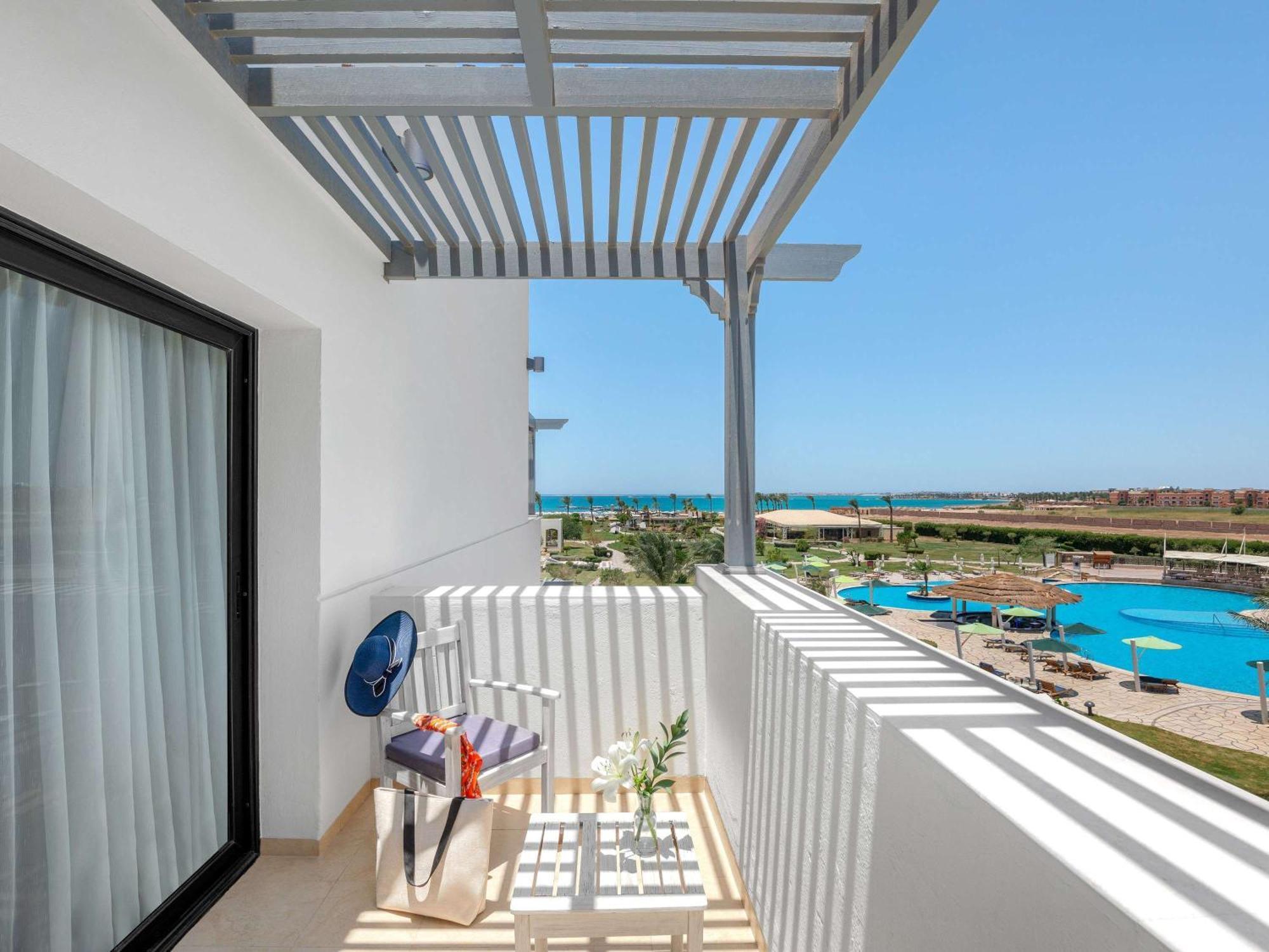 Movenpick Waterpark & 5* Soma Bay