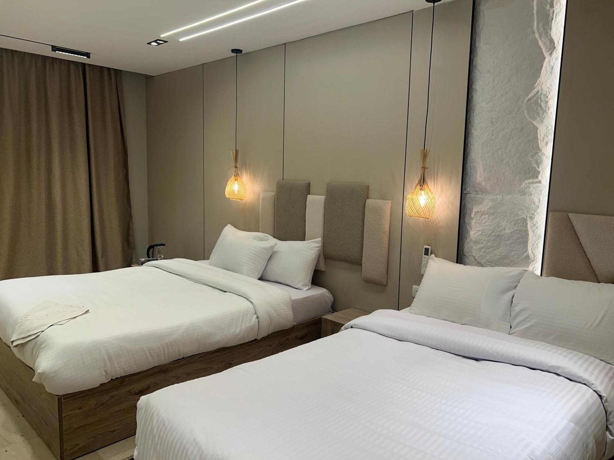 Pyramids Height & Pyramids Master Scene Rooftop Hotel Kafrat al Jabal