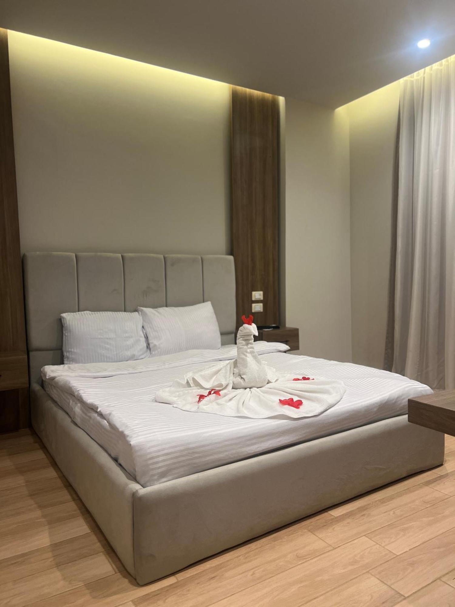 Pyramids Hills View 4*