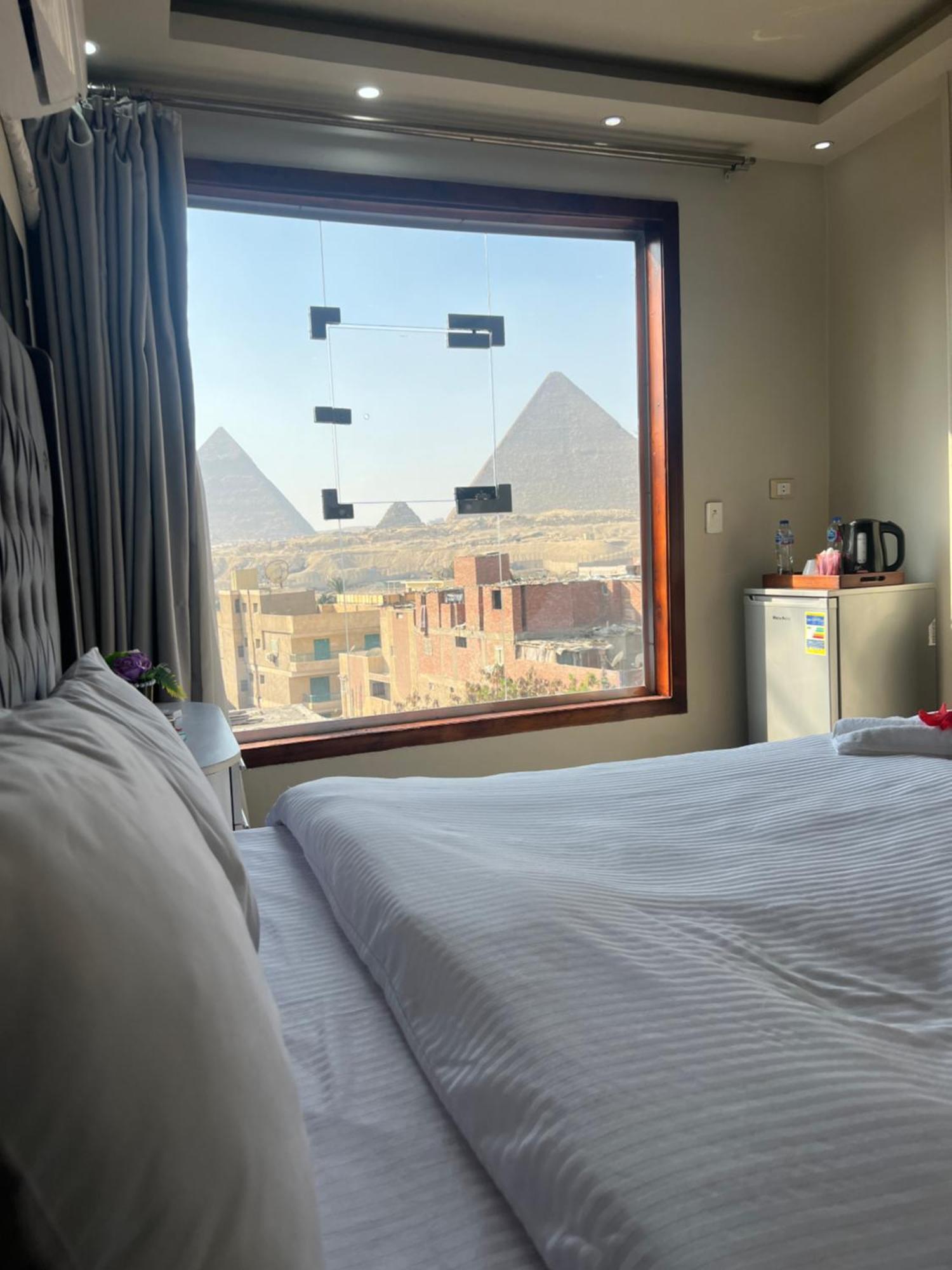 Hotel Pyramids Hills View