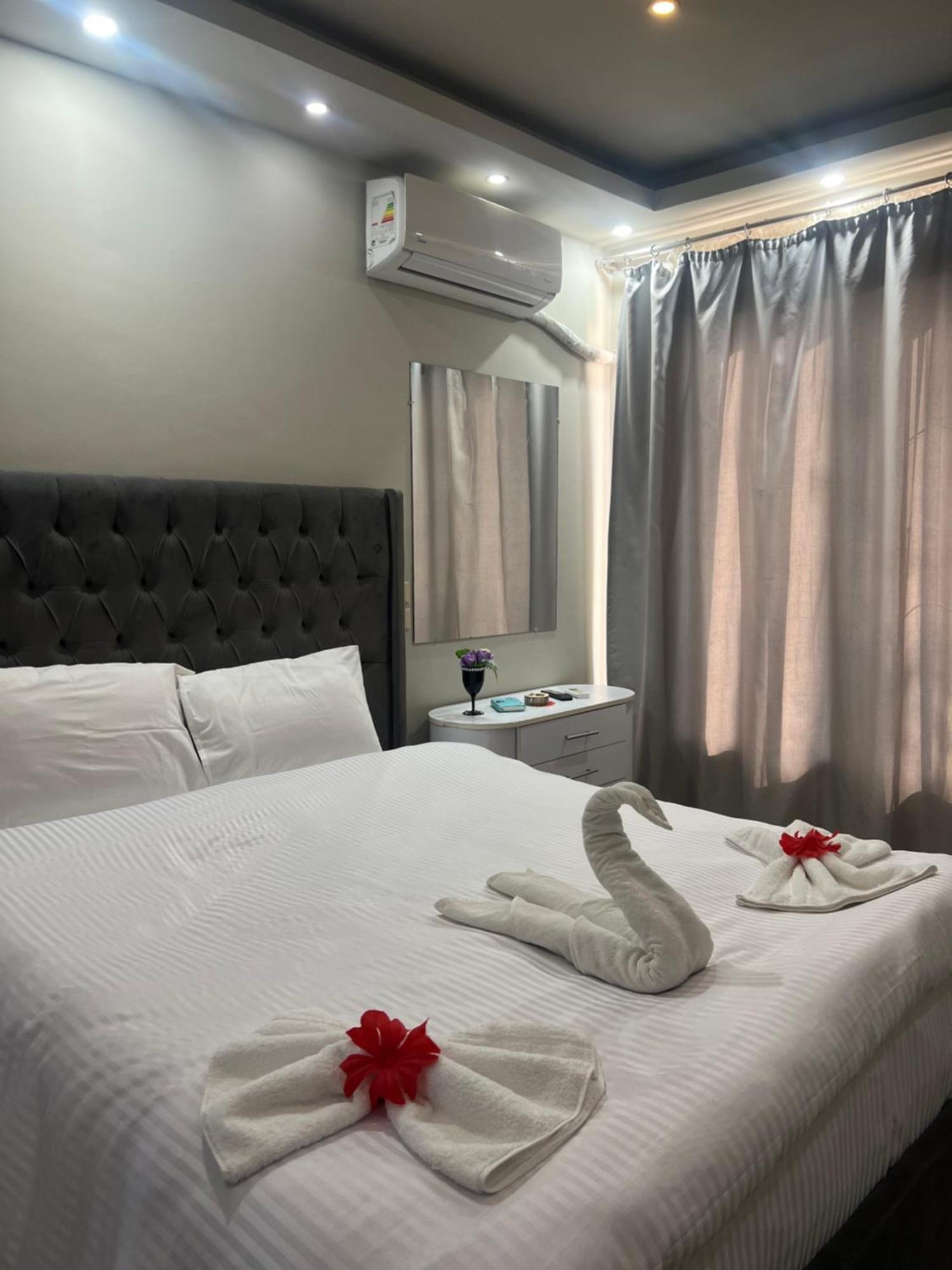Pyramids Hills View 4*