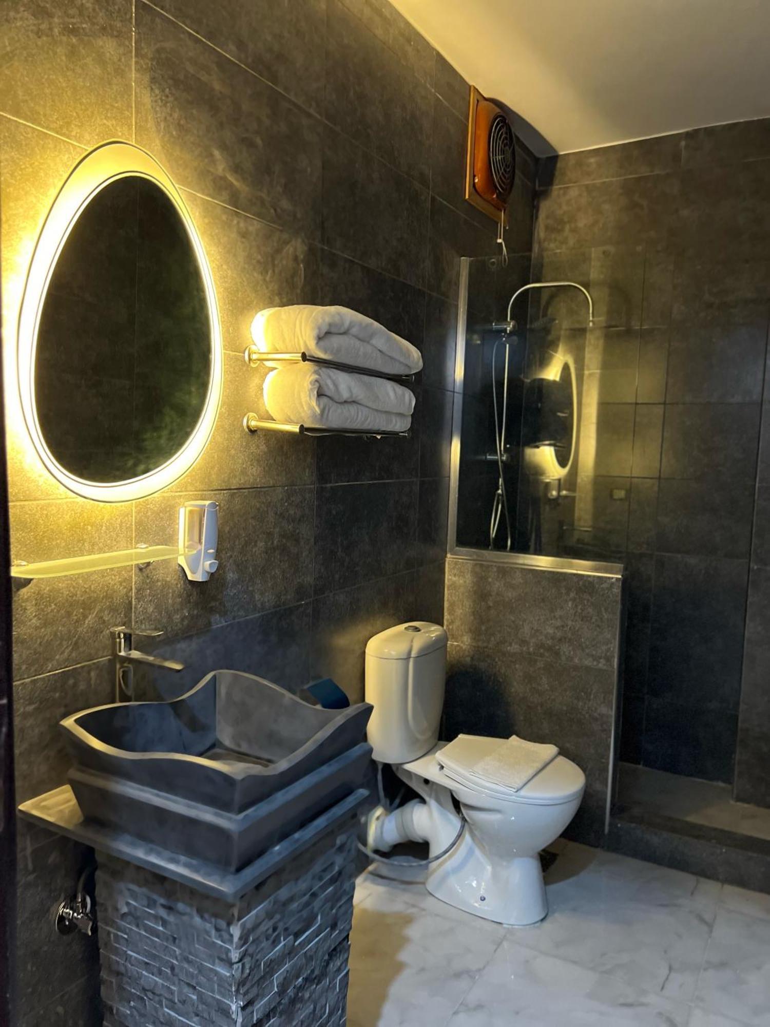 Otel Pyramids View Kafret el-Gabal