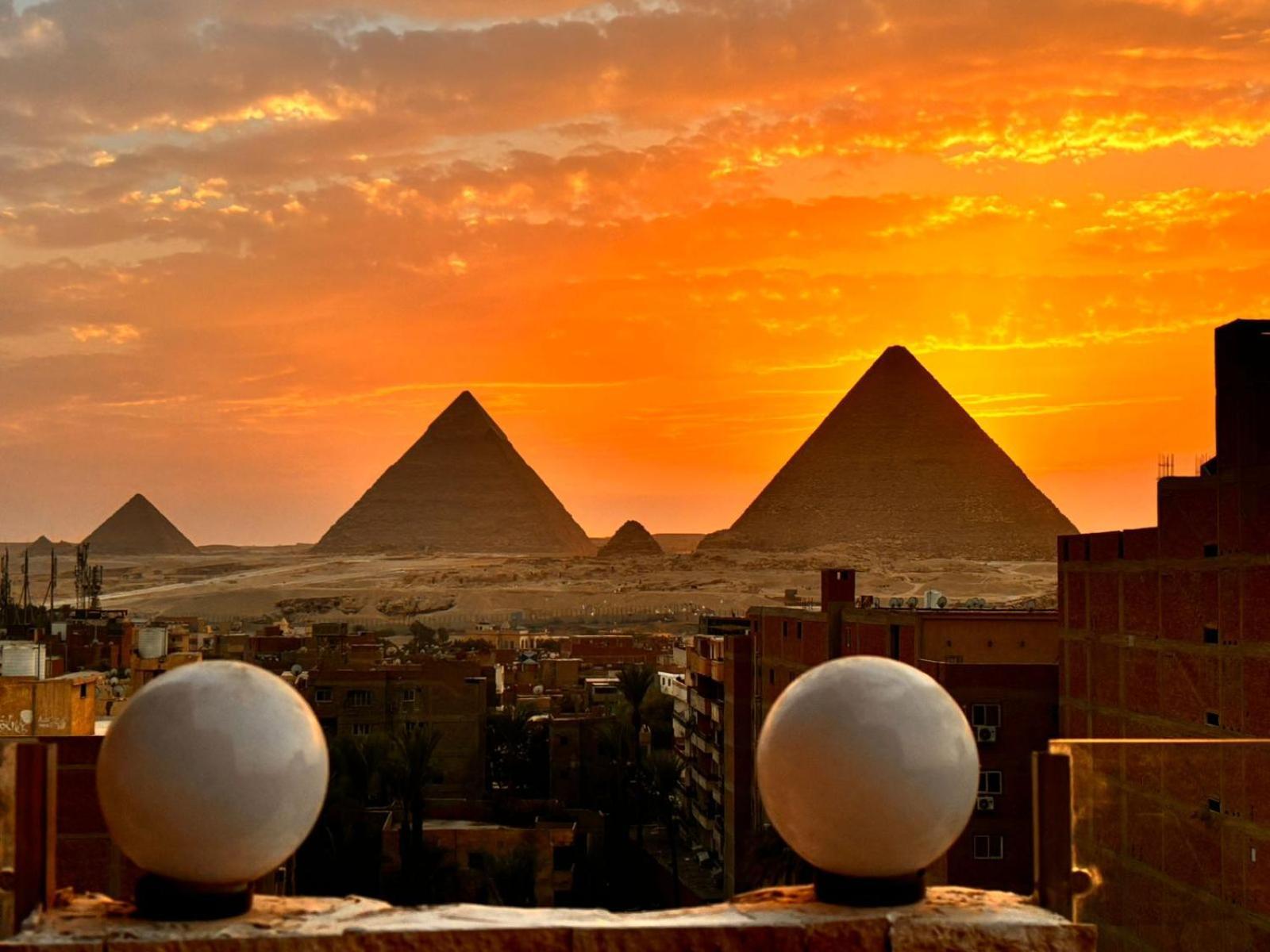 Otel Pyramids View