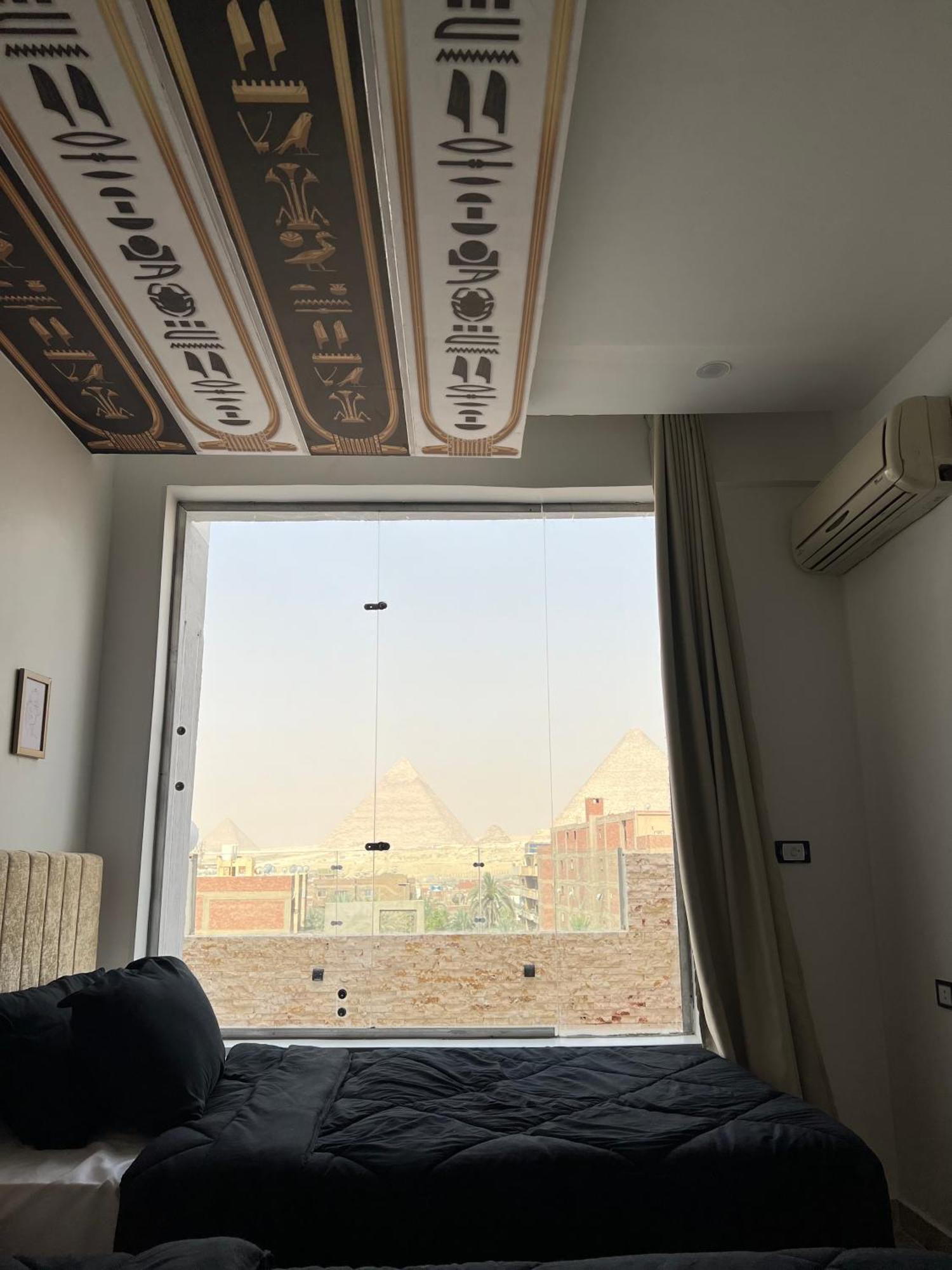 Otel Pyramids View